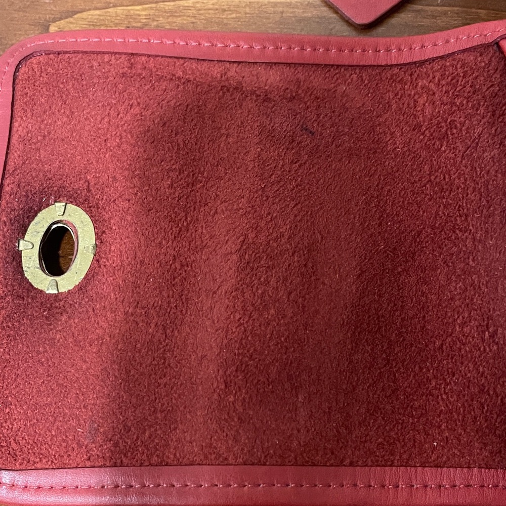 Vintage Coach Scooter Crossbody Bag In Red. - Picture 3 of 8